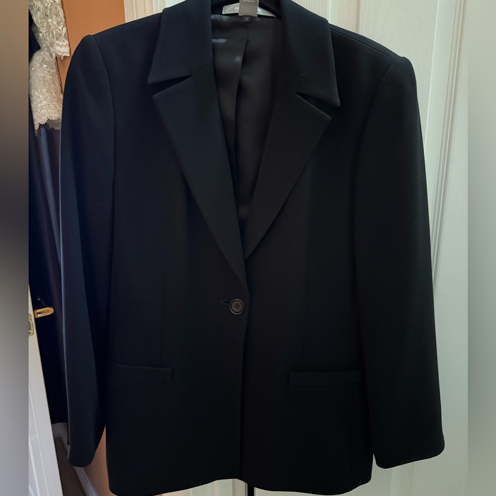Ellen Tracy Elegant Black Blazer